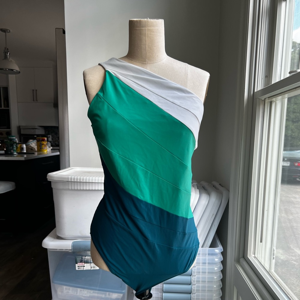 Summersalt Sidestroke One Piece in Seaweed & Seaglass & White Sand